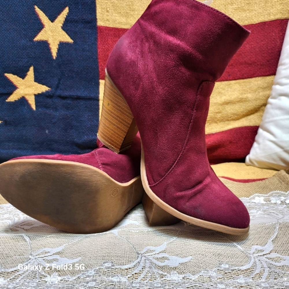 Vasha ankle booties. Size 8.5
